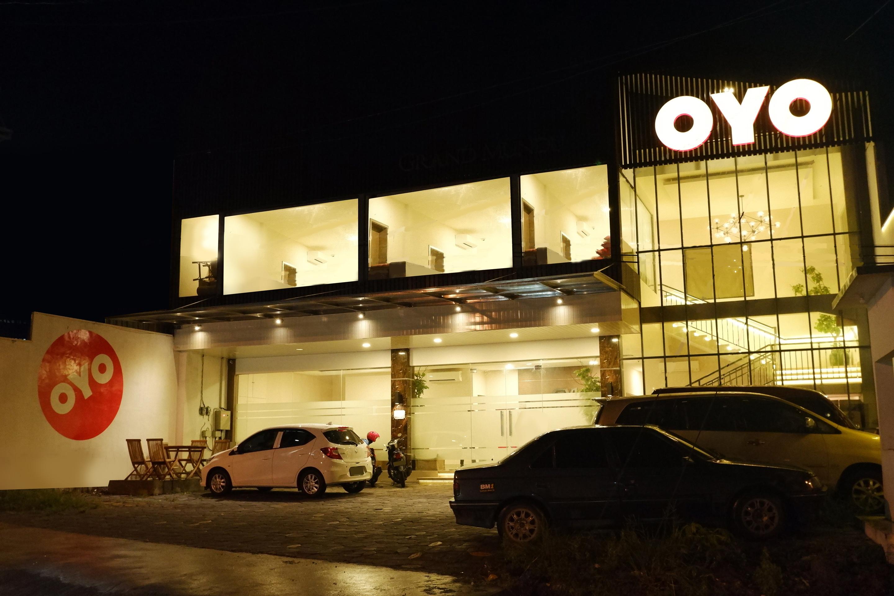 三宝垄 Oyo 379 Grand Mundu酒店 外观 照片