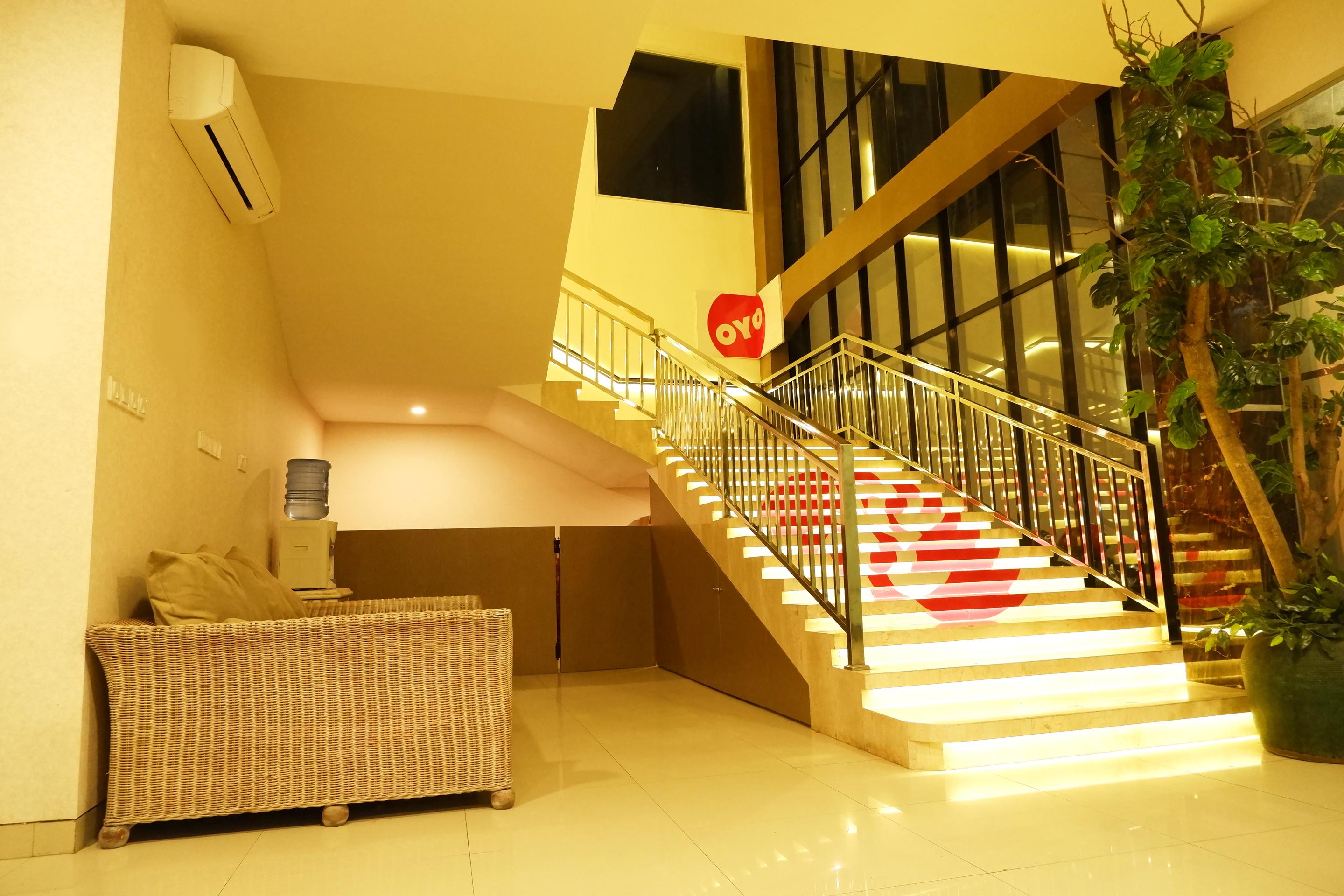 三宝垄 Oyo 379 Grand Mundu酒店 外观 照片